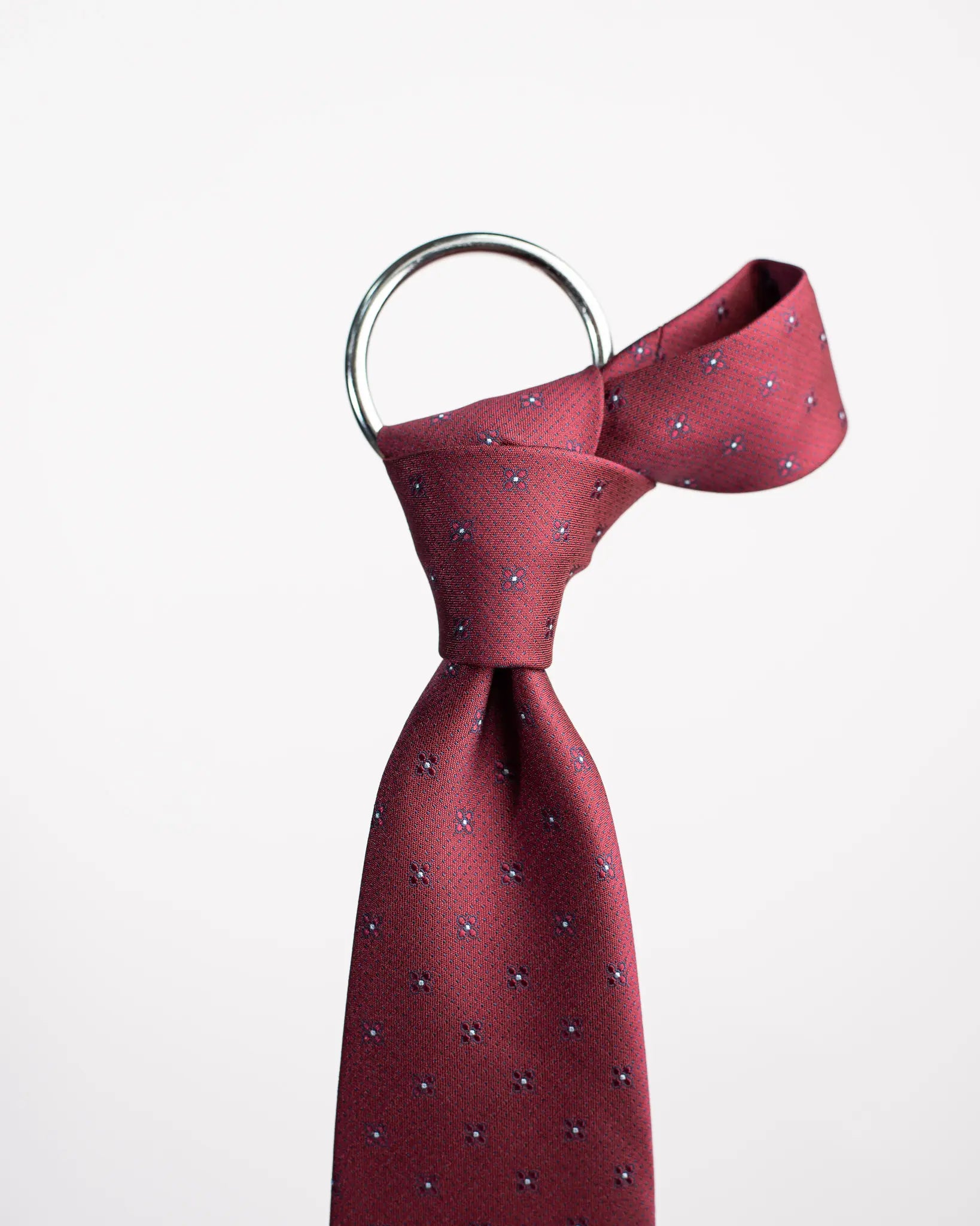 Corbata SS26 Vino microdiseño