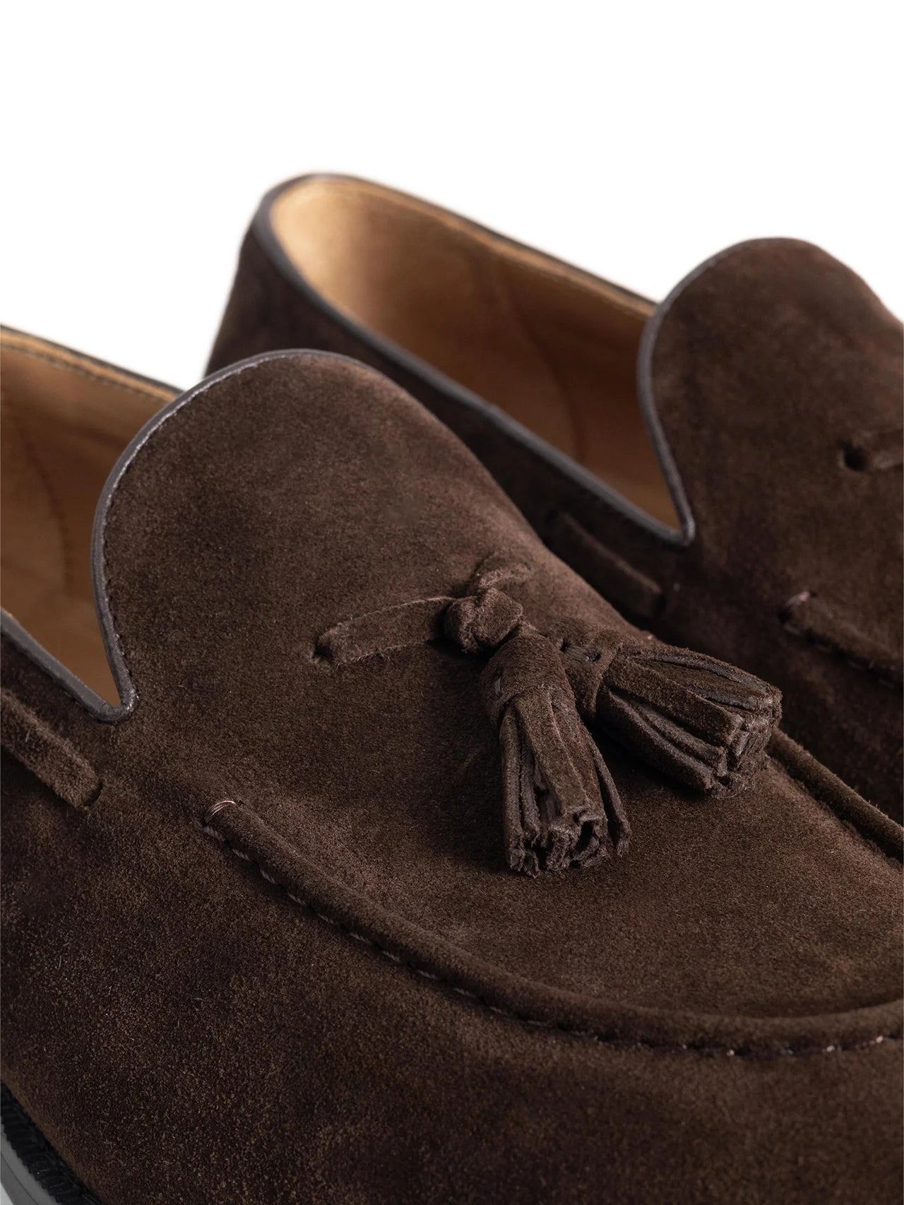 MOCASÍN BORLAS SERRAJE MARRÓN OSCURO